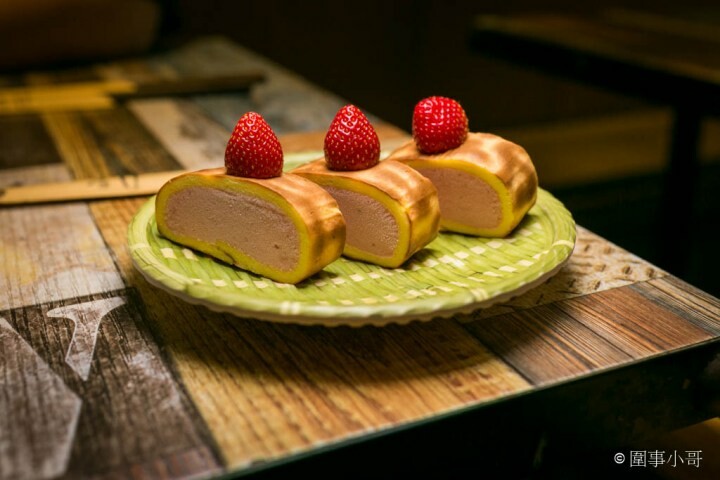 中壢拉麵吃到飽-山禾堂草莓祭正式登場！產地新鮮直送的草莓還有各式各樣的拉麵讓同學們吃個過癮！看是想吃香菜拉麵還是皮蛋拉麵都有喔喔喔！（邀約 @圍事小哥的幸福相框