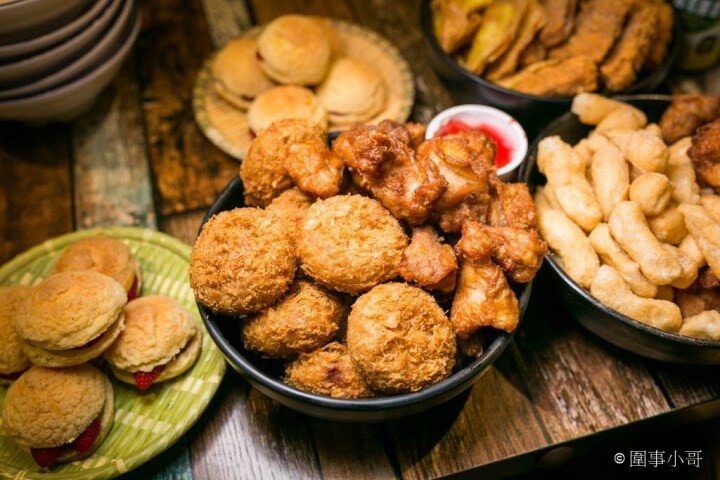 中壢拉麵吃到飽-山禾堂草莓祭正式登場！產地新鮮直送的草莓還有各式各樣的拉麵讓同學們吃個過癮！看是想吃香菜拉麵還是皮蛋拉麵都有喔喔喔！（邀約 @圍事小哥的幸福相框