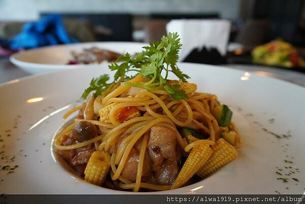 【新竹美食週記】LEE’S Dream 餐酒館,香草蜂蜜熱烤