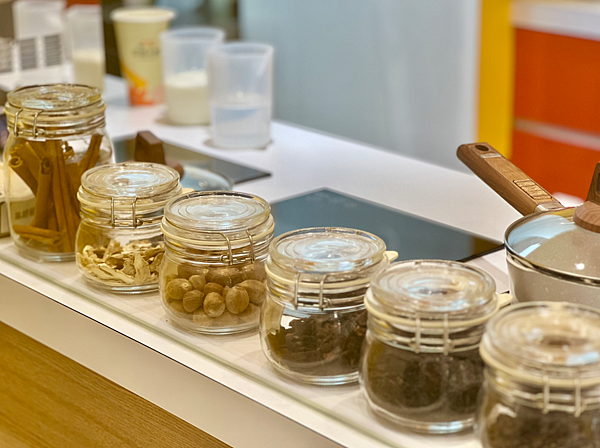 【台北大安區美食】茶裡不然 x 香料鍋煮奶茶，人氣必點要嚐！