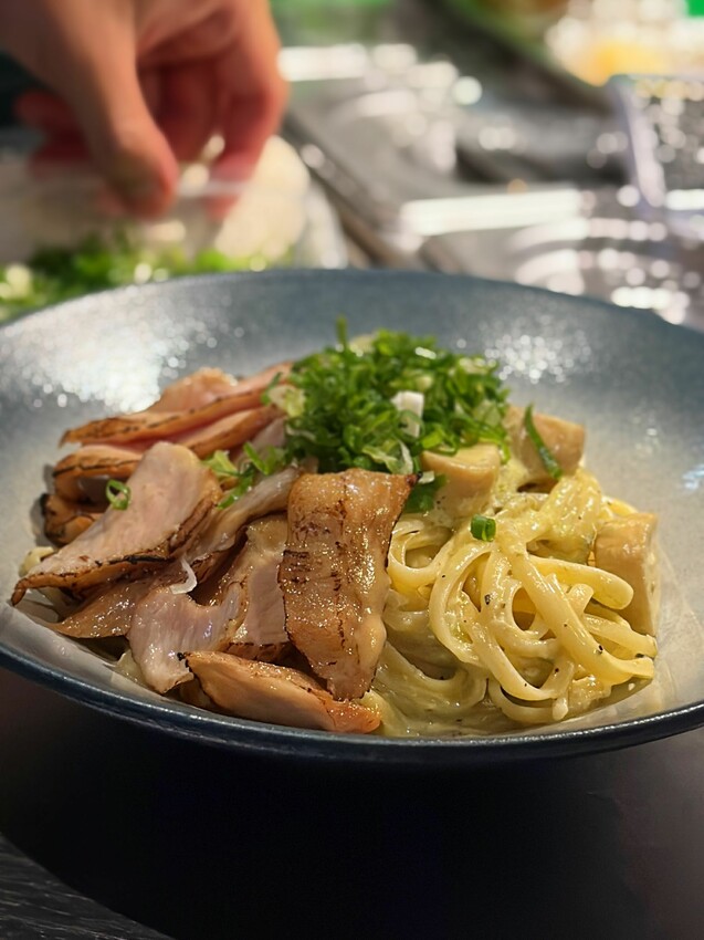 [台中西區] 絆 LimJiuLa 小酒館｜外面吃不到的私房料理｜寵物友善｜必點大人硬布丁｜開到凌晨1點餐酒館｜內附菜單 - 萍姐愛分享