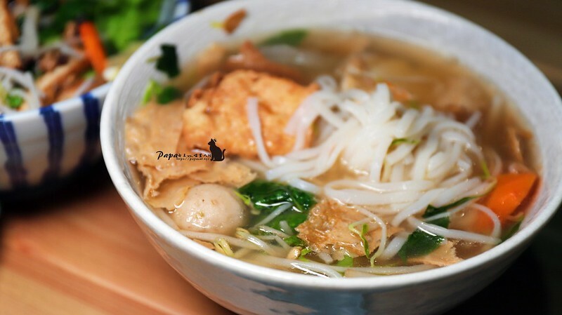 台中南屯 |素食 南屯老街裡的 -柯 越南素食河粉 -越南涼拌米線必點!別忘了擠檸檬喔