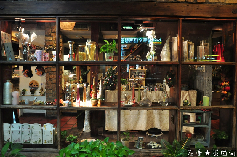 [食記] 高雄。新興區 萊茵河法式餐廳 (古堡建築與風格)