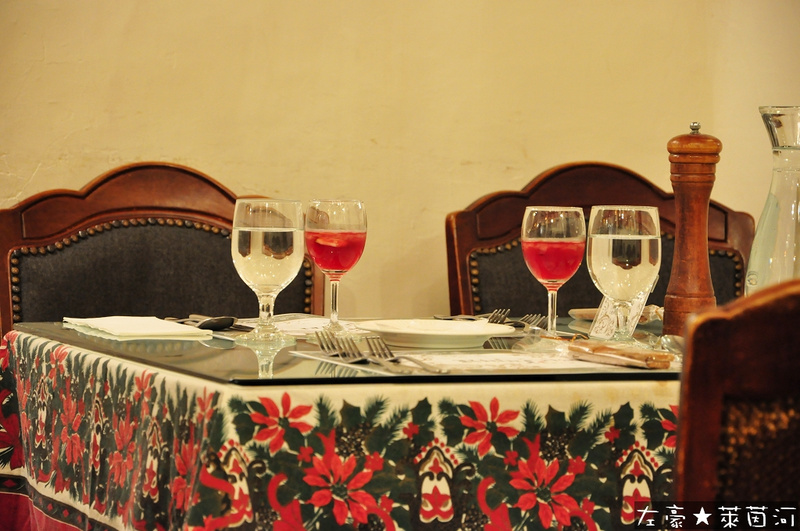 [食記] 高雄。新興區 萊茵河法式餐廳 (古堡建築與風格)