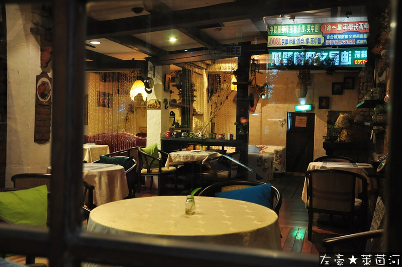 [食記] 高雄。新興區 萊茵河法式餐廳 (古堡建築與風格)