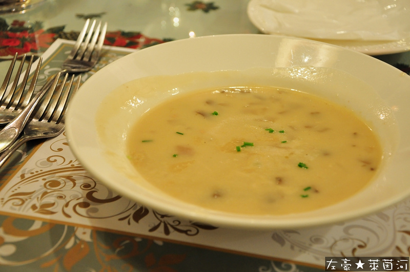[食記] 高雄。新興區 萊茵河法式餐廳 (古堡建築與風格)
