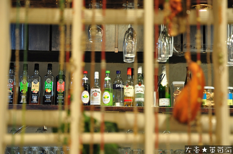 [食記] 高雄。新興區 萊茵河法式餐廳 (古堡建築與風格)