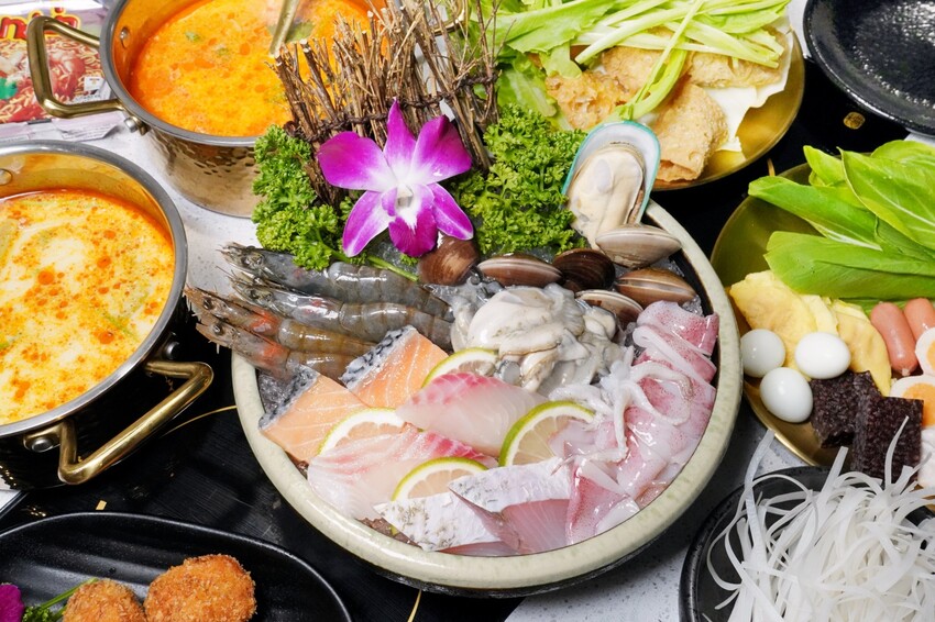 一個人也能輕鬆享用泰式火鍋！7種南洋湯底口味，還有豐富野菜吧、飲料與泰國明果冰淇淋吃到飽！來店出示文章打9折再送蝦餅！
