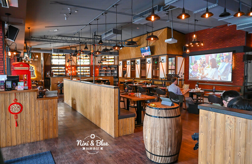 台中早午餐推薦，早午餐均一價319元，還有全台唯一700款精釀啤酒長廊