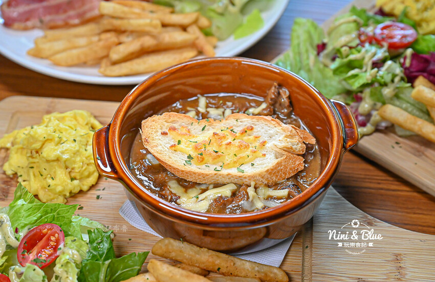 台中早午餐推薦，早午餐均一價319元，還有全台唯一700款精釀啤酒長廊