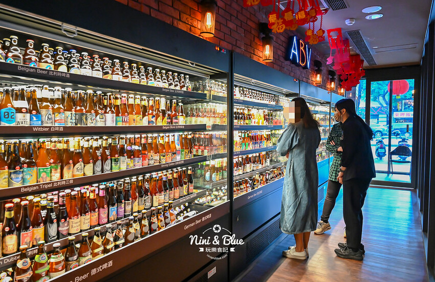 台中早午餐推薦，早午餐均一價319元，還有全台唯一700款精釀啤酒長廊