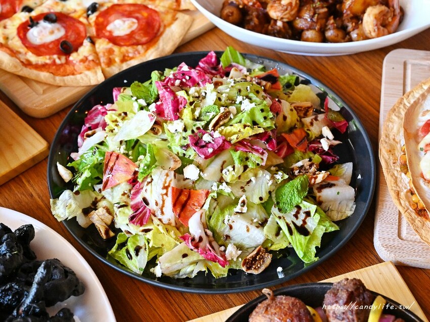 ABV地中海餐酒館台中概念店|台中厲害餐酒館推薦,全台唯一700款精釀啤酒廊道,不限用餐時間