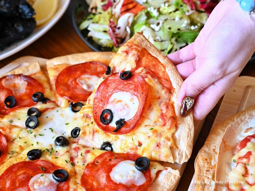 ABV地中海餐酒館台中概念店|台中厲害餐酒館推薦,全台唯一700款精釀啤酒廊道,不限用餐時間