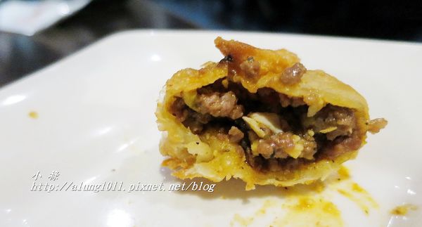 著火的牛阿根廷烤肉：大口吃肉，桌邊現切..    吃飽飽才准離開!!!   ..著火的牛阿根廷烤肉~