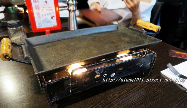 著火的牛阿根廷烤肉：大口吃肉，桌邊現切..    吃飽飽才准離開!!!   ..著火的牛阿根廷烤肉~