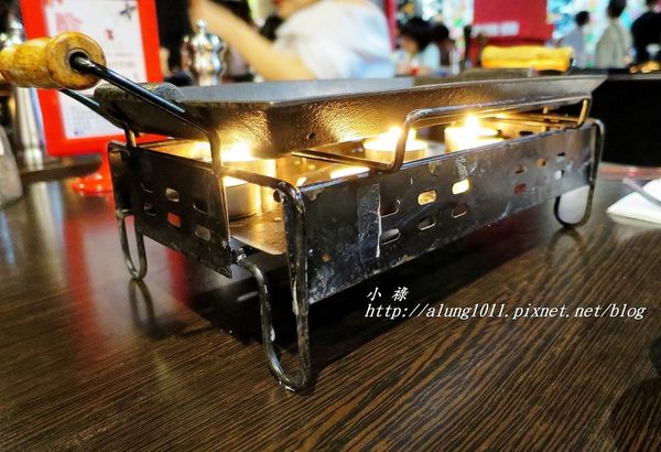 著火的牛阿根廷烤肉：大口吃肉，桌邊現切..    吃飽飽才准離開!!!   ..著火的牛阿根廷烤肉~