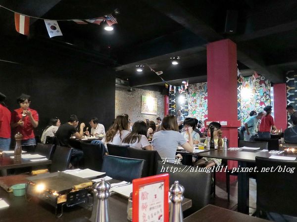 著火的牛阿根廷烤肉：大口吃肉，桌邊現切..    吃飽飽才准離開!!!   ..著火的牛阿根廷烤肉~