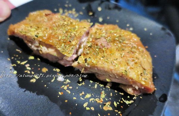 著火的牛阿根廷烤肉：大口吃肉，桌邊現切..    吃飽飽才准離開!!!   ..著火的牛阿根廷烤肉~