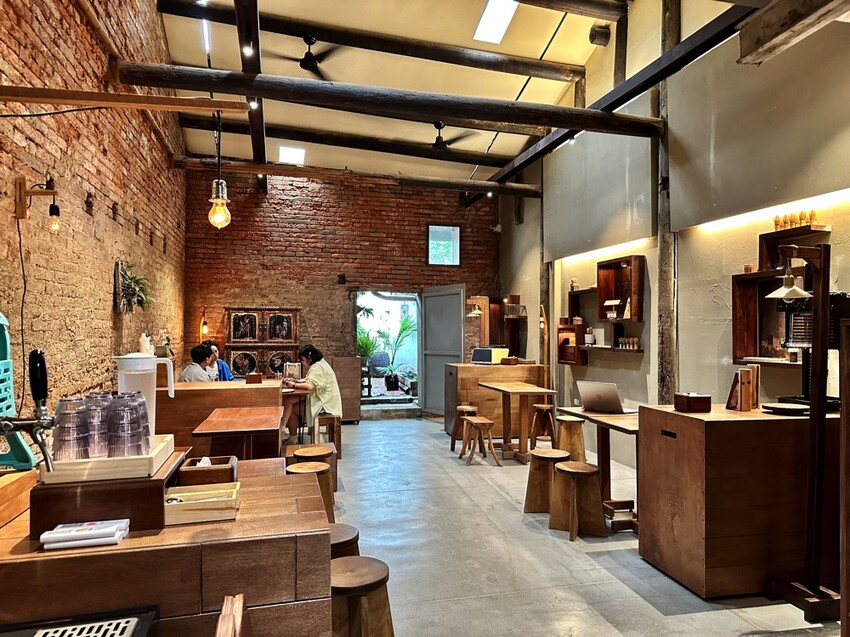 St. 10 街頭薏仁l台南正興街老屋咖啡廳/薏仁搭咖啡迸出新滋味 - 進食的巨鼠