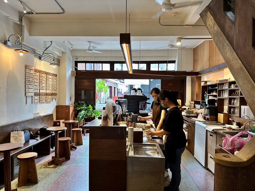 St. 10 街頭薏仁l台南正興街老屋咖啡廳/薏仁搭咖啡迸出新滋味 - 進食的巨鼠