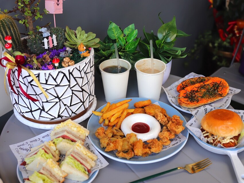 再吃兩口早午餐l台南必吃粉漿蛋餅/餐點多達百種選擇的平價早午餐店/近台南嘉南藥理大學.奇美博物館 - 進食的巨鼠