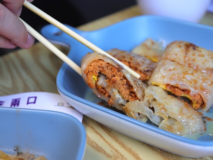 再吃兩口早午餐l台南必吃粉漿蛋餅/餐點多達百種選擇的平價早午餐店/近台南嘉南藥理大學.奇美博物館 - 進食的巨鼠