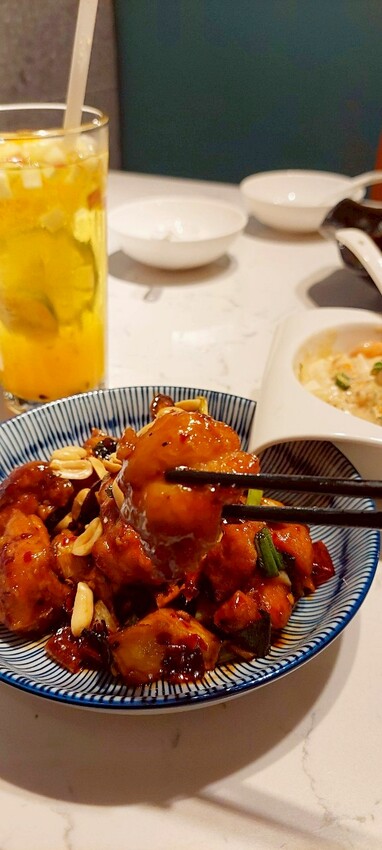 美食|漢來美食新品牌「TO GO溜溜酸菜魚專賣店」高雄夢時代