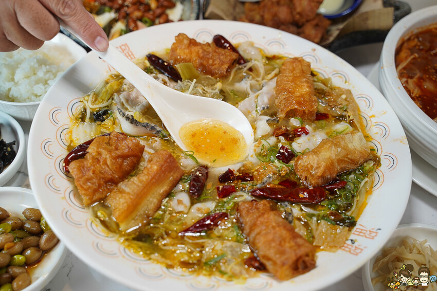 溜溜酸菜魚專賣店 高雄夢時代店，香麻夠味不油膩、家庭聚會最開胃美食 X 三款開胃小菜免費續 - 跟著尼力吃喝玩樂＆親子生活