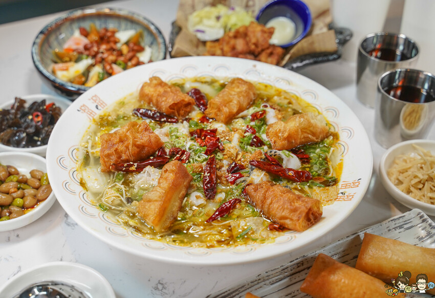 溜溜酸菜魚專賣店 高雄夢時代店，香麻夠味不油膩、家庭聚會最開胃美食 X 三款開胃小菜免費續 - 跟著尼力吃喝玩樂＆親子生活