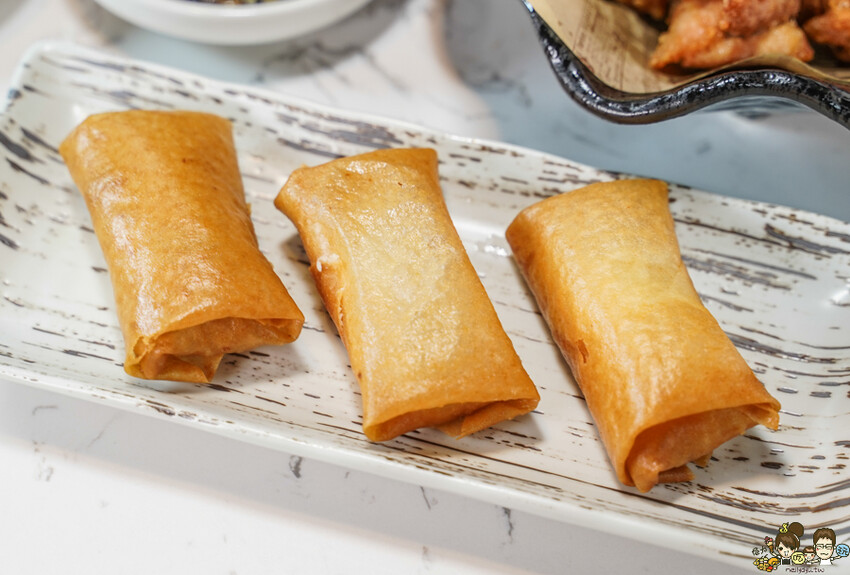 溜溜酸菜魚專賣店 高雄夢時代店，香麻夠味不油膩、家庭聚會最開胃美食 X 三款開胃小菜免費續 - 跟著尼力吃喝玩樂＆親子生活