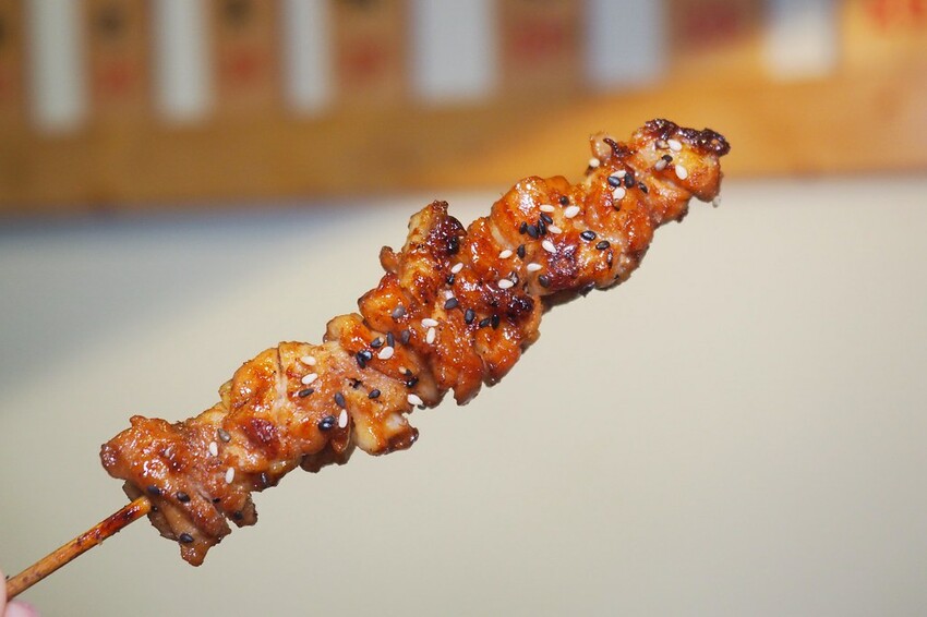 ♥木子串燒♥人氣平價串燒,最便宜一串只要$20好佛心,隨便拿都不心痛,秘製醬汁鹹甜好吃超涮嘴,宜蘭礁溪串燒推