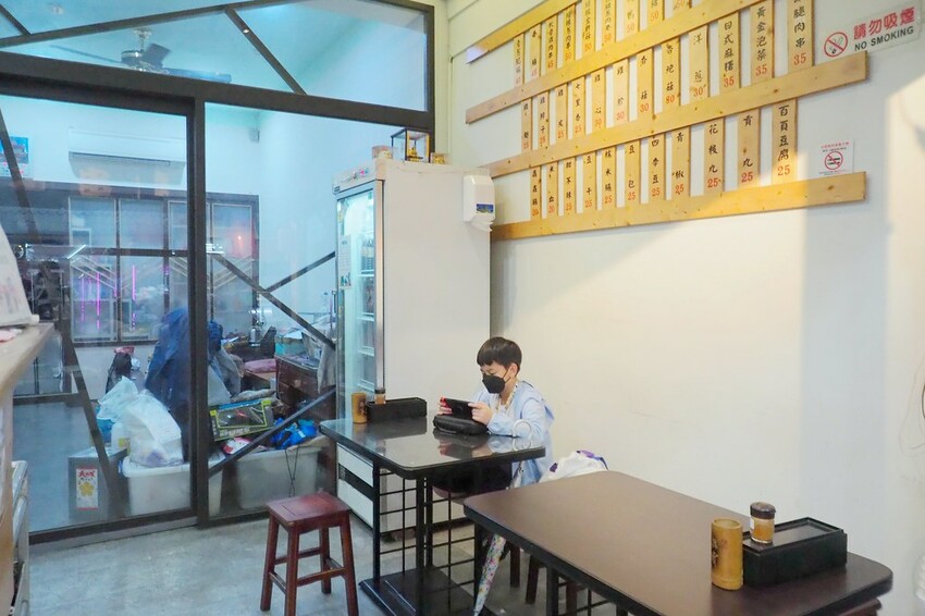 ♥木子串燒♥人氣平價串燒,最便宜一串只要$20好佛心,隨便拿都不心痛,秘製醬汁鹹甜好吃超涮嘴,宜蘭礁溪串燒推