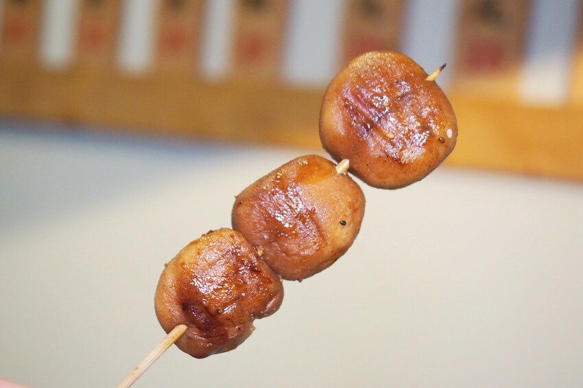 ♥木子串燒♥人氣平價串燒,最便宜一串只要$20好佛心,隨便拿都不心痛,秘製醬汁鹹甜好吃超涮嘴,宜蘭礁溪串燒推