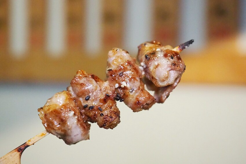 ♥木子串燒♥人氣平價串燒,最便宜一串只要$20好佛心,隨便拿都不心痛,秘製醬汁鹹甜好吃超涮嘴,宜蘭礁溪串燒推