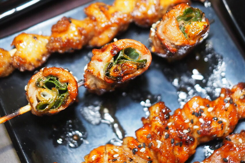 ♥木子串燒♥人氣平價串燒,最便宜一串只要$20好佛心,隨便拿都不心痛,秘製醬汁鹹甜好吃超涮嘴,宜蘭礁溪串燒推