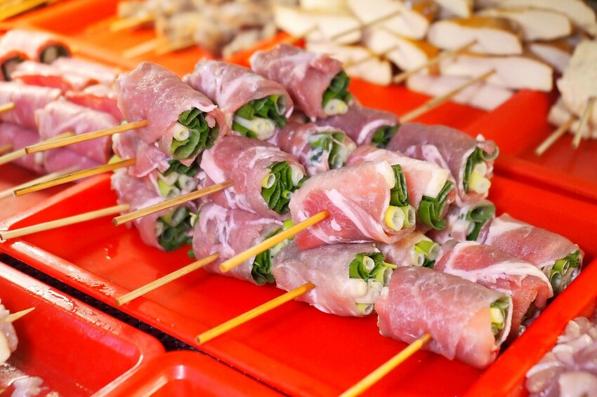 ♥木子串燒♥人氣平價串燒,最便宜一串只要$20好佛心,隨便拿都不心痛,秘製醬汁鹹甜好吃超涮嘴,宜蘭礁溪串燒推