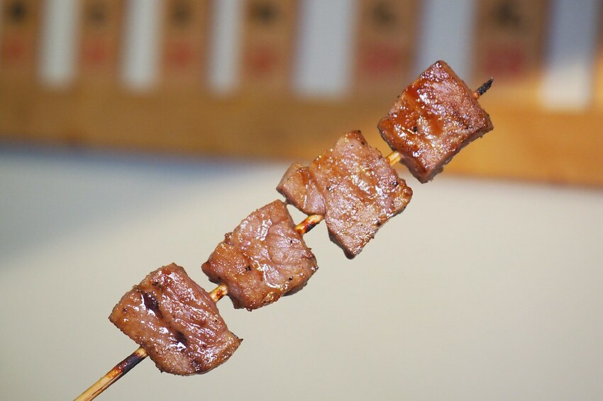 ♥木子串燒♥人氣平價串燒,最便宜一串只要$20好佛心,隨便拿都不心痛,秘製醬汁鹹甜好吃超涮嘴,宜蘭礁溪串燒推