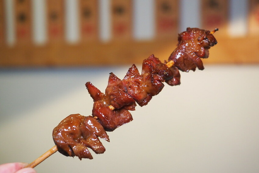 ♥木子串燒♥人氣平價串燒,最便宜一串只要$20好佛心,隨便拿都不心痛,秘製醬汁鹹甜好吃超涮嘴,宜蘭礁溪串燒推