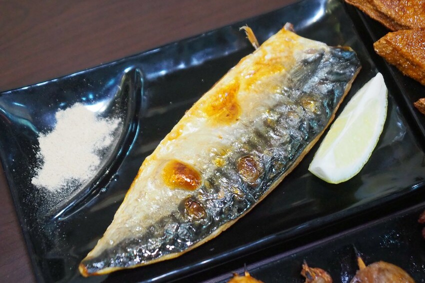 ♥木子串燒♥人氣平價串燒,最便宜一串只要$20好佛心,隨便拿都不心痛,秘製醬汁鹹甜好吃超涮嘴,宜蘭礁溪串燒推