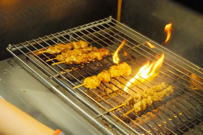 ♥木子串燒♥人氣平價串燒,最便宜一串只要$20好佛心,隨便拿都不心痛,秘製醬汁鹹甜好吃超涮嘴,宜蘭礁溪串燒推