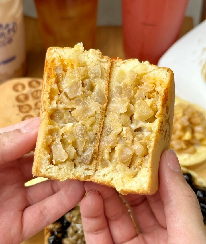 新品報報！下午茶點心好夥伴「馬祖新村中壢SOGO店」推出全新爆餡車輪餅啦！激推「復刻塩味奶油、珍珠奶茶」，還有夏季限定的西瓜芒果系列飲品可以選擇！ - 阿華田的美食日記