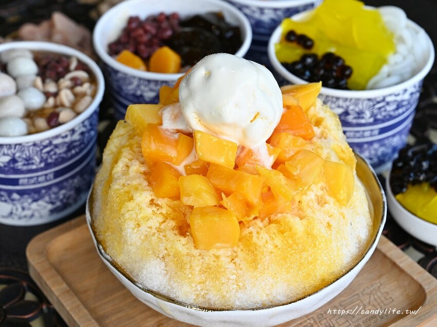 周記豆花甜品專賣｜台中在地20年老店竟然賣起精品！不只豆花好吃，還有夏日限定芒果牛奶冰，料多到爆！