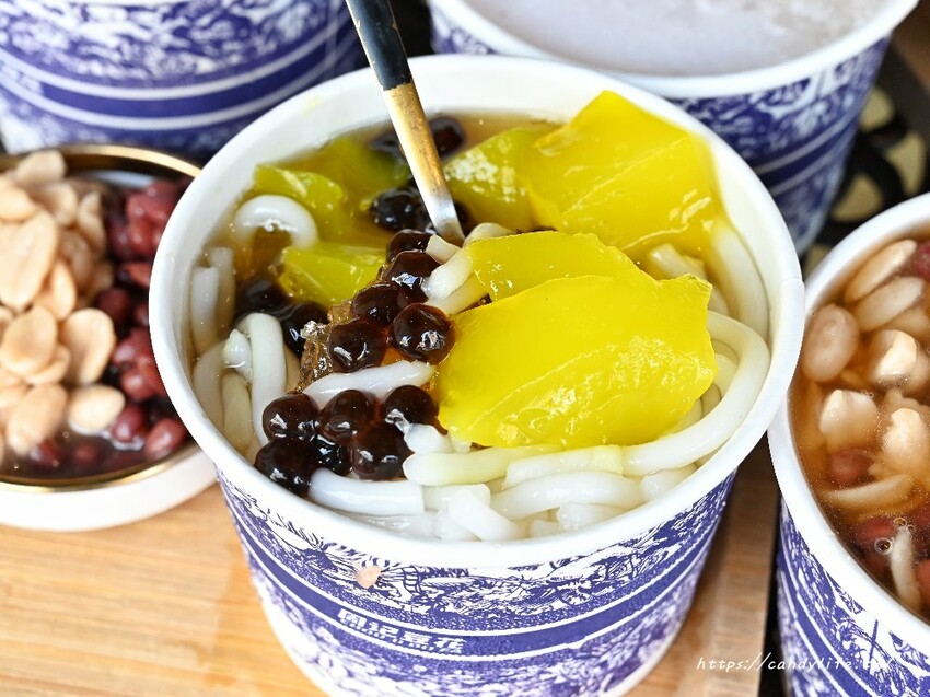 周記豆花甜品專賣｜台中在地20年老店竟然賣起精品！不只豆花好吃，還有夏日限定芒果牛奶冰，料多到爆！