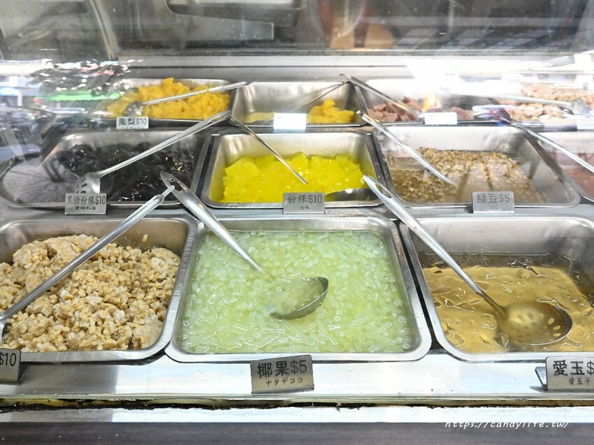 周記豆花甜品專賣｜台中在地20年老店竟然賣起精品！不只豆花好吃，還有夏日限定芒果牛奶冰，料多到爆！