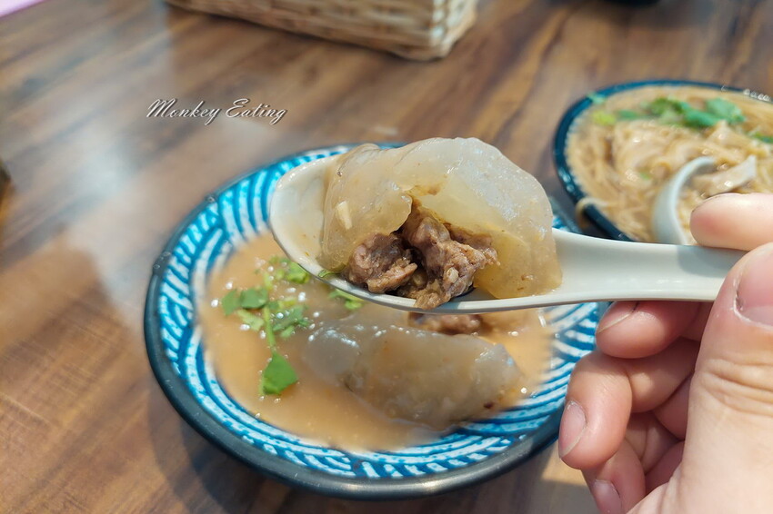 【桃園美食】橙天享吃。大腸麵線、肉圓｜獨家中藥湯頭麵線，蒜香肉圓Q彈好吃。青埔美食推薦 - 貪吃猴的幻想