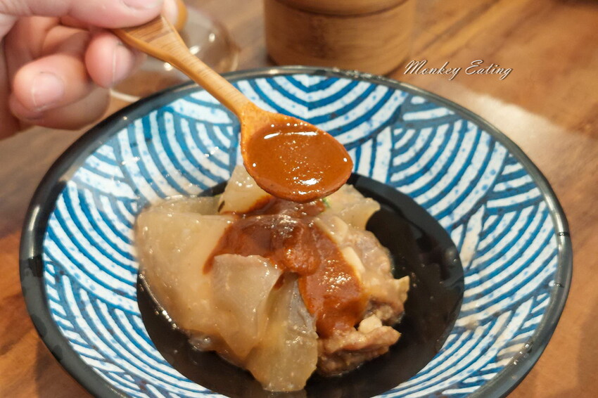 【桃園美食】橙天享吃。大腸麵線、肉圓｜獨家中藥湯頭麵線，蒜香肉圓Q彈好吃。青埔美食推薦 - 貪吃猴的幻想