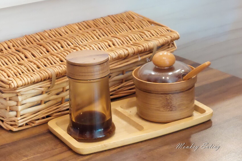 【桃園美食】橙天享吃。大腸麵線、肉圓｜獨家中藥湯頭麵線，蒜香肉圓Q彈好吃。青埔美食推薦 - 貪吃猴的幻想