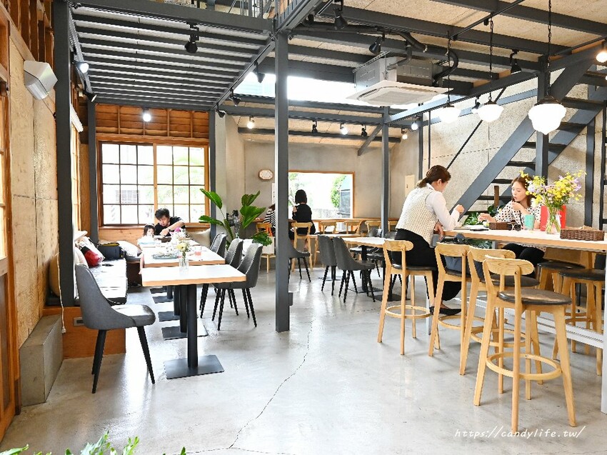 覓徑｜充滿神祕靜謐的人氣早午餐，隱身在巷弄裡，澎派早午餐拼盤，還有美美的軟法三明治～