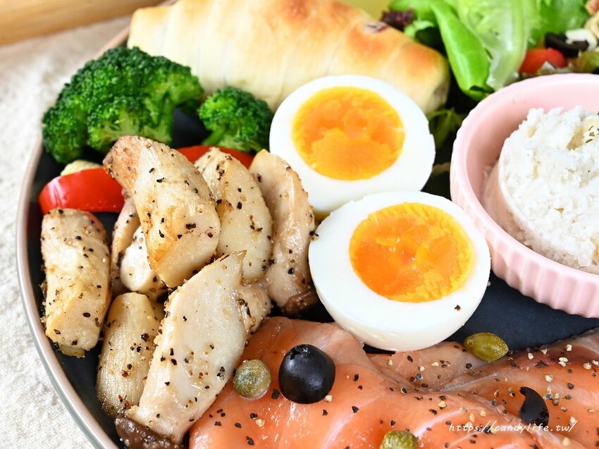 覓徑｜充滿神祕靜謐的人氣早午餐，隱身在巷弄裡，澎派早午餐拼盤，還有美美的軟法三明治～