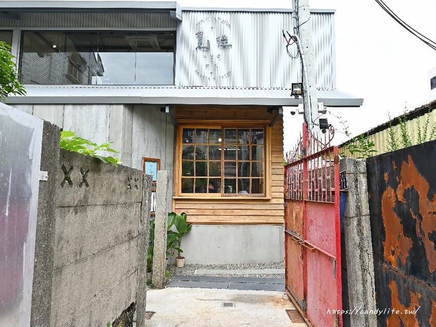 覓徑｜充滿神祕靜謐的人氣早午餐，隱身在巷弄裡，澎派早午餐拼盤，還有美美的軟法三明治～